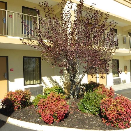 Econo Lodge Lenoir City Bagian luar foto
