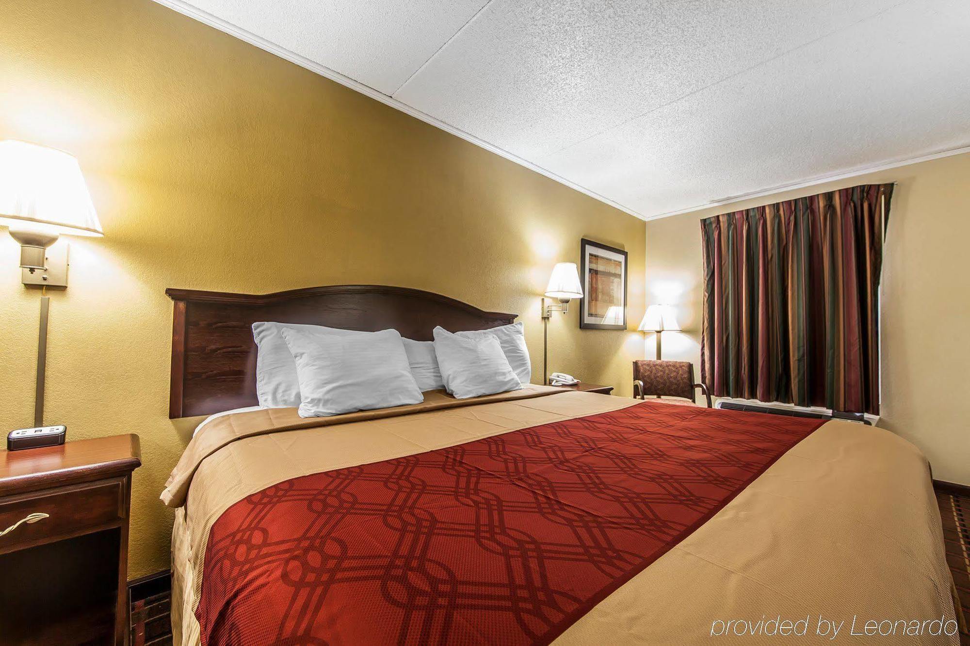 Econo Lodge Lenoir City Bagian luar foto