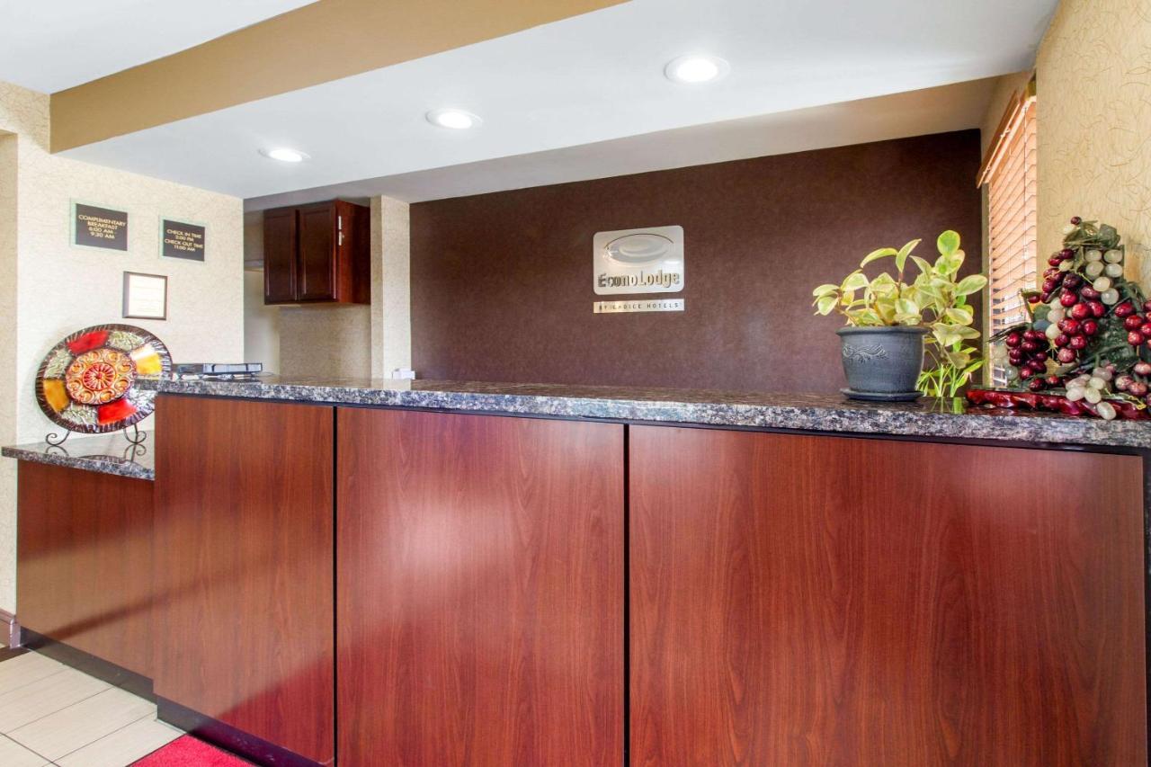 Econo Lodge Lenoir City Bagian luar foto