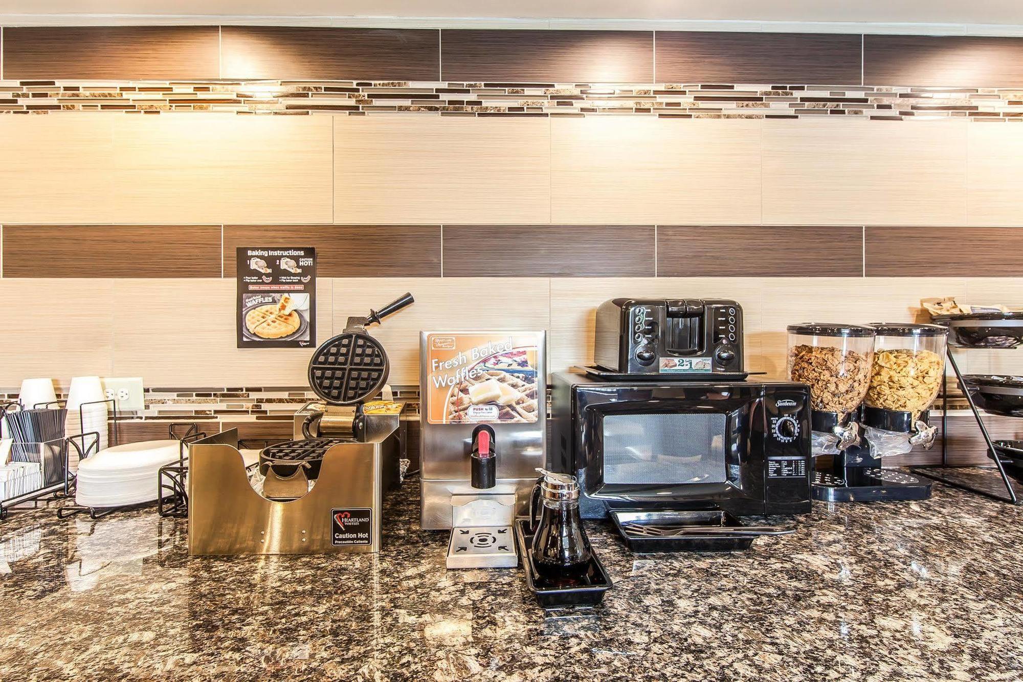 Econo Lodge Lenoir City Bagian luar foto