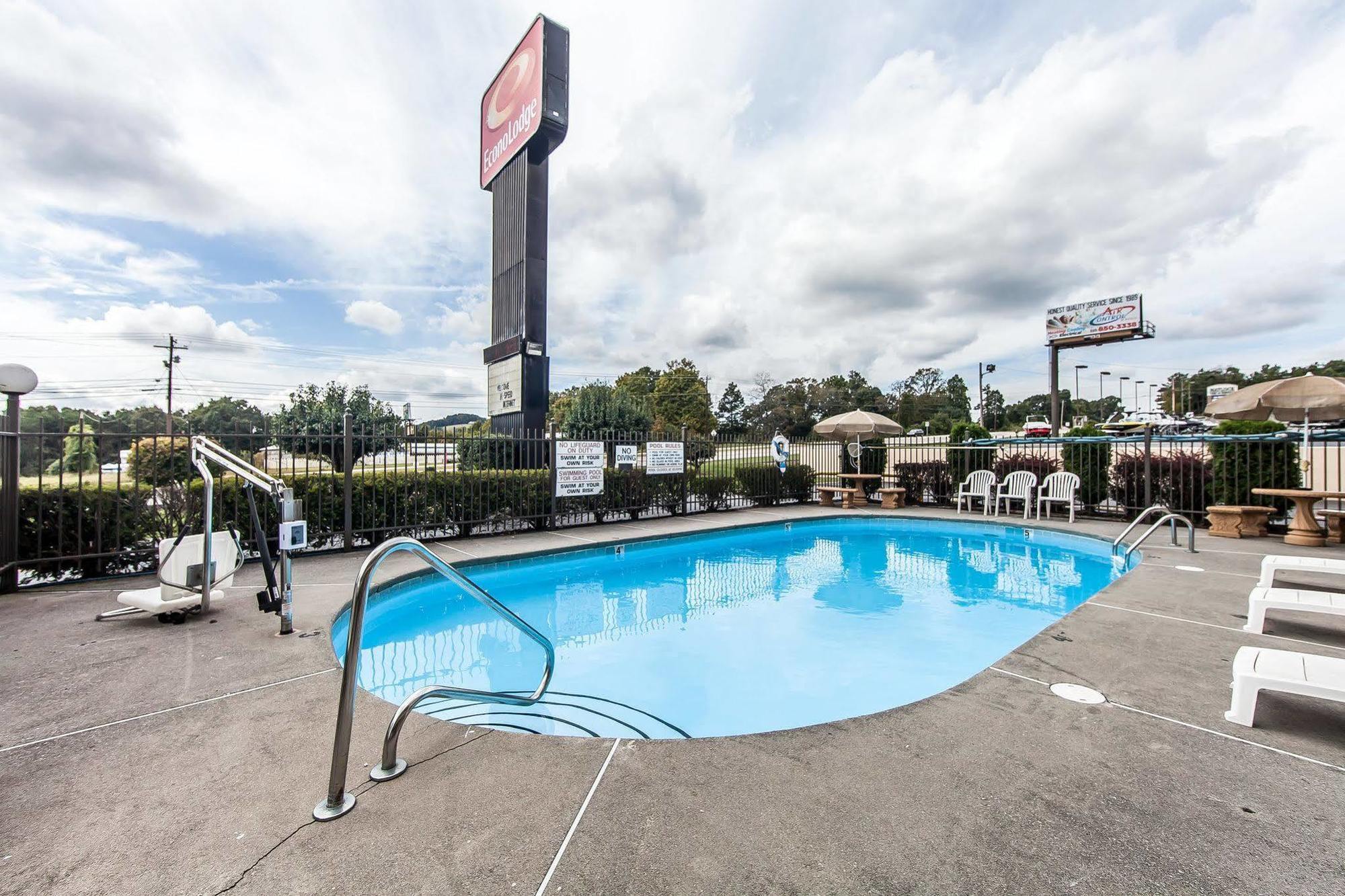 Econo Lodge Lenoir City Bagian luar foto