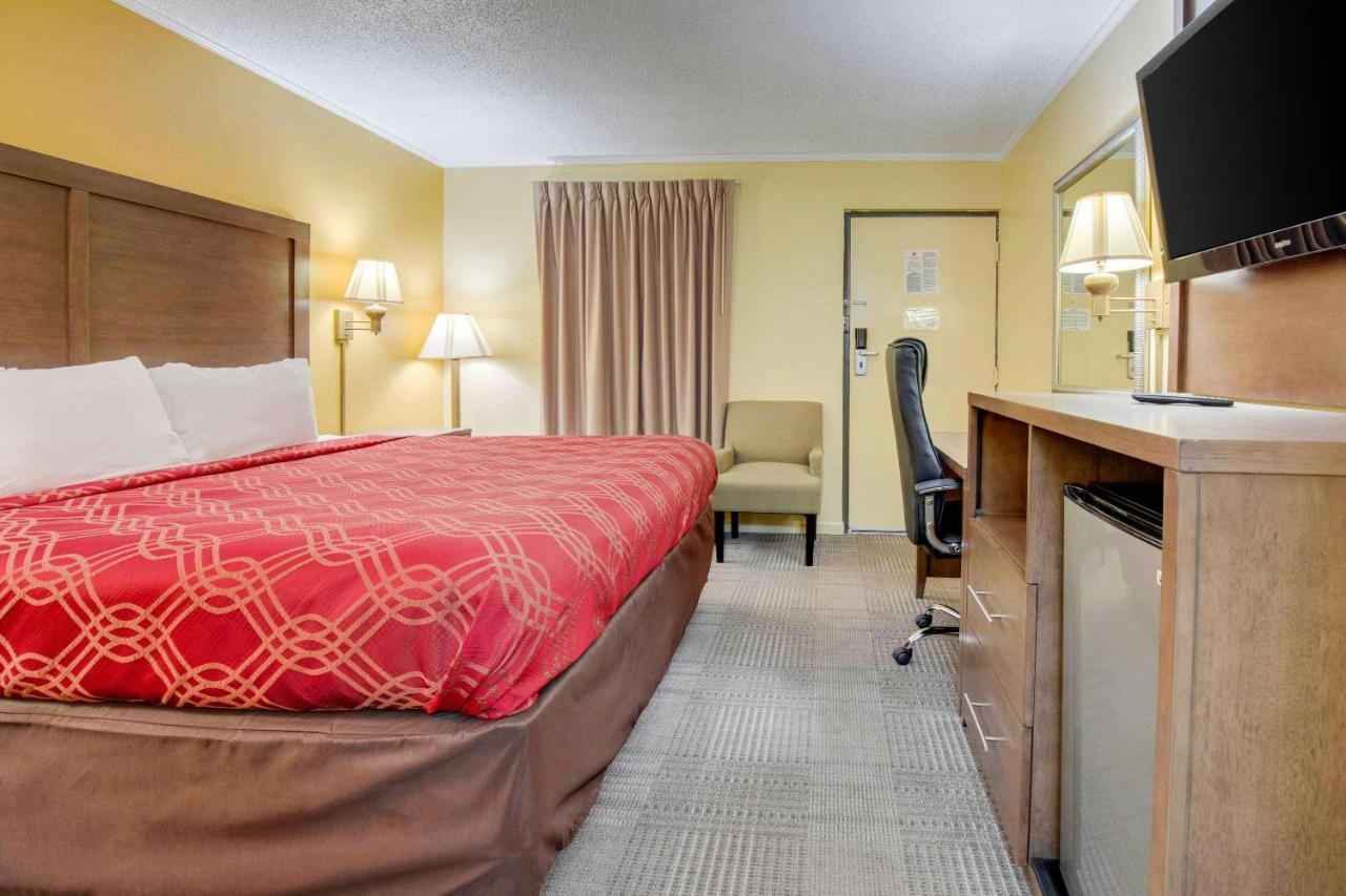 Econo Lodge Lenoir City Bagian luar foto